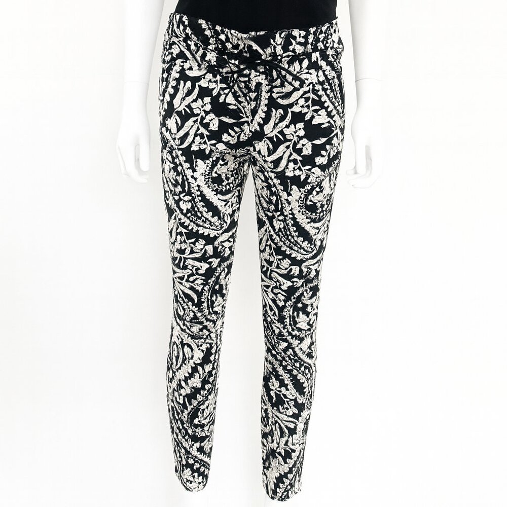 Free People Movement Size Medium Black & White Printed Paisley Floral Leggings
